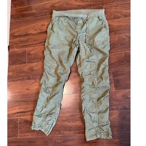 Olive green cargo pants scrunchy y2k capri